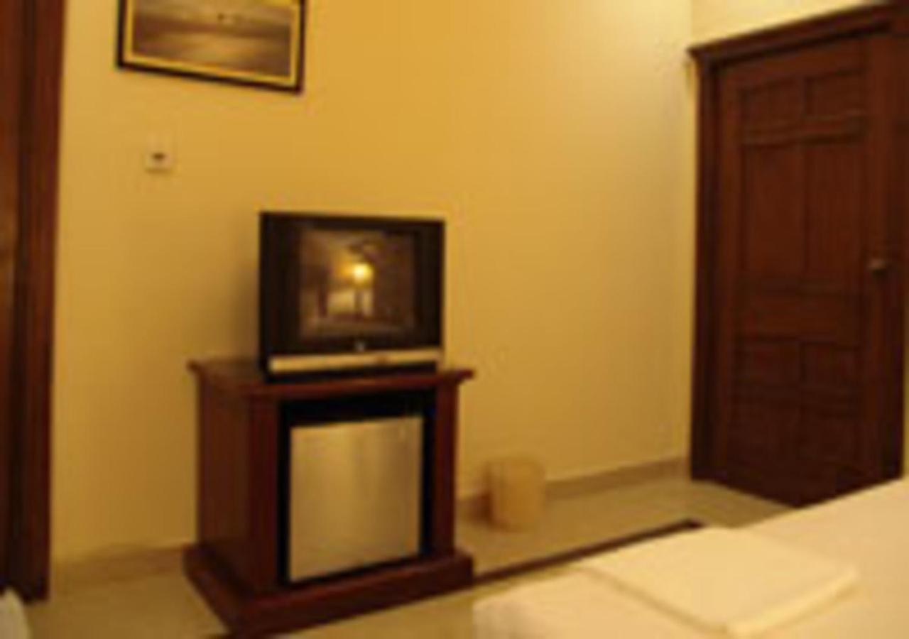 Rajone Hotel Faisalabad Exterior photo